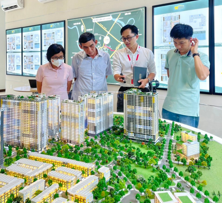 Lãi vay nổi 14%: người mua nhà bắt đầu tỉnh hơn cả cà phê đá  - 1