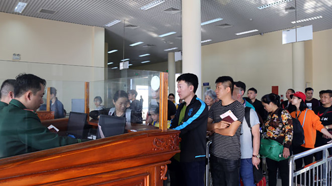 Hơn 4 vạn khách Trung Quốc đến Quảng Ninh dịp Tết Nguyên đán - 1