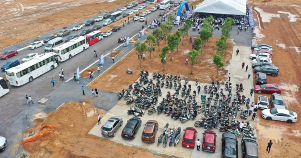 Chuyên gia khuyên đừng vội mua nhà, đất trong thời điểm này! - 1