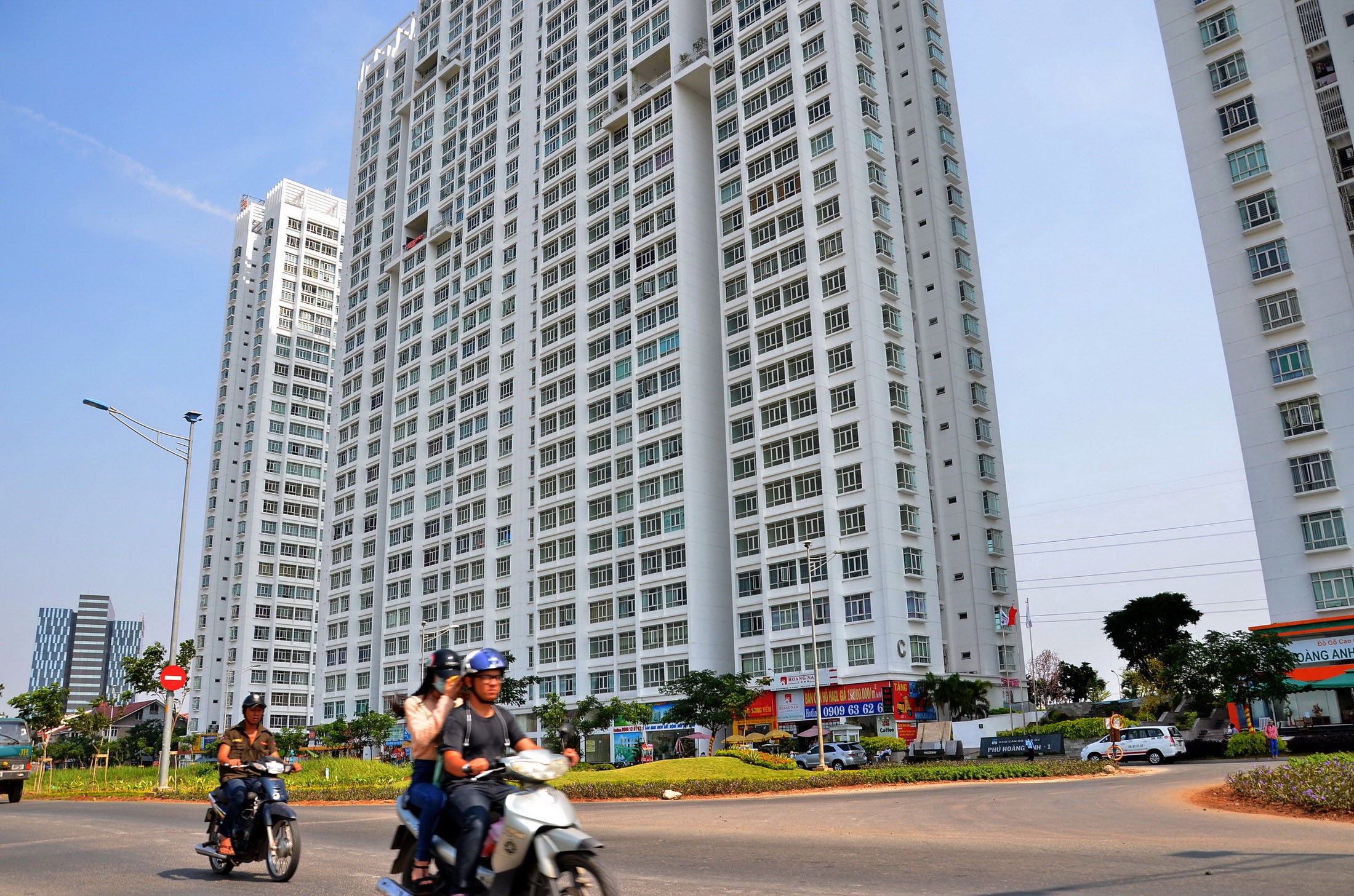 Bất động sản Việt Nam chuyển từ “kém minh bạch” sang “bán minh bạch” - 1