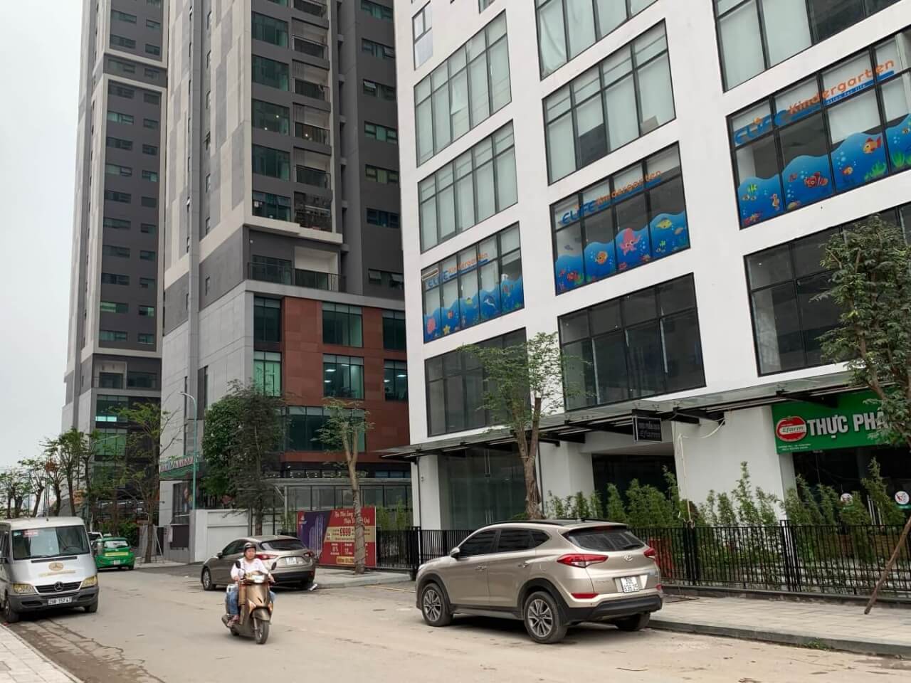 D&atilde;y nh&agrave; chắn gi&oacute; v&agrave; view ĐN của An B&igrave;nh Plaza
