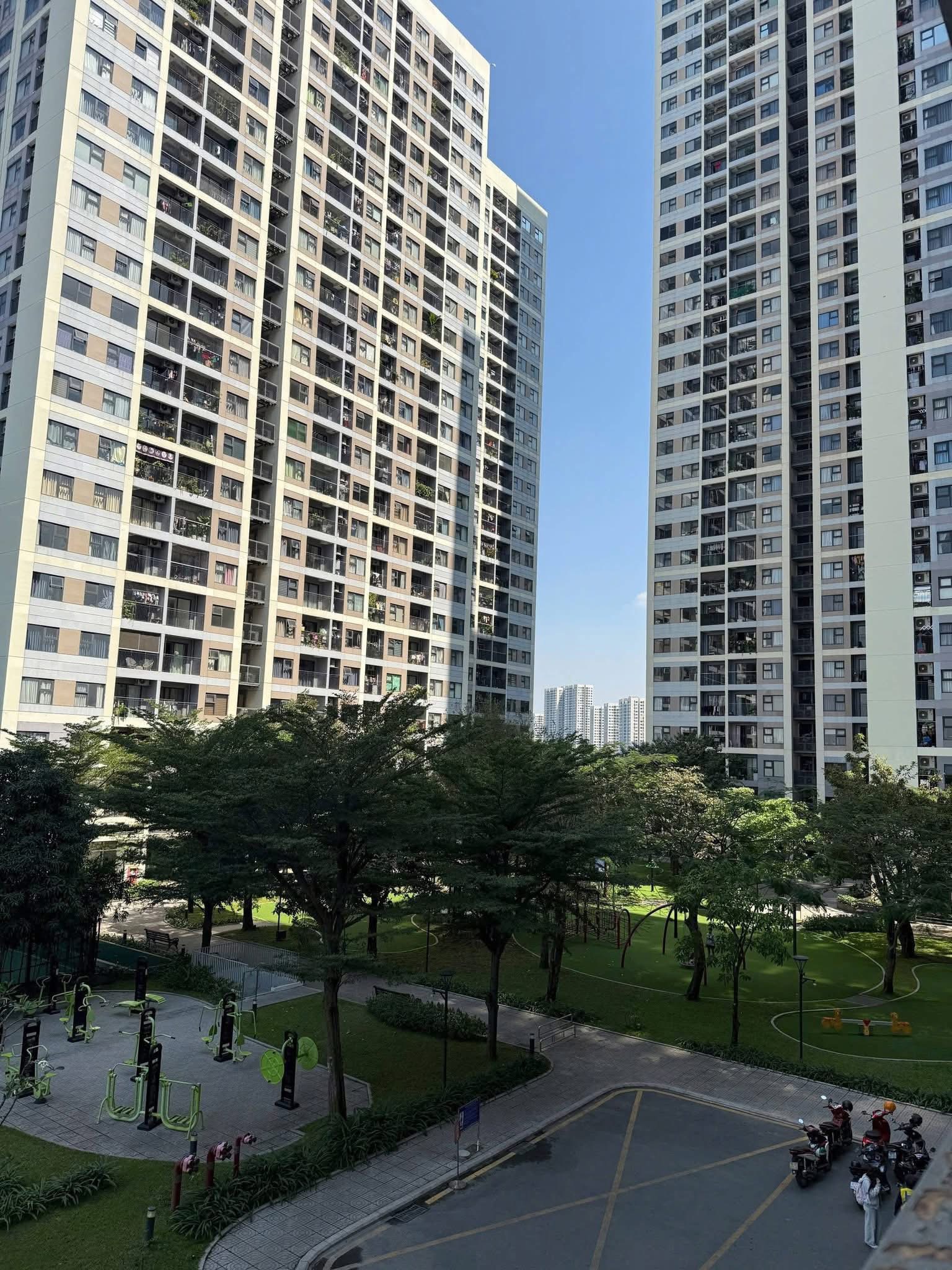 Nhà thì nhiều, người mua thì… đứng ngó - 1