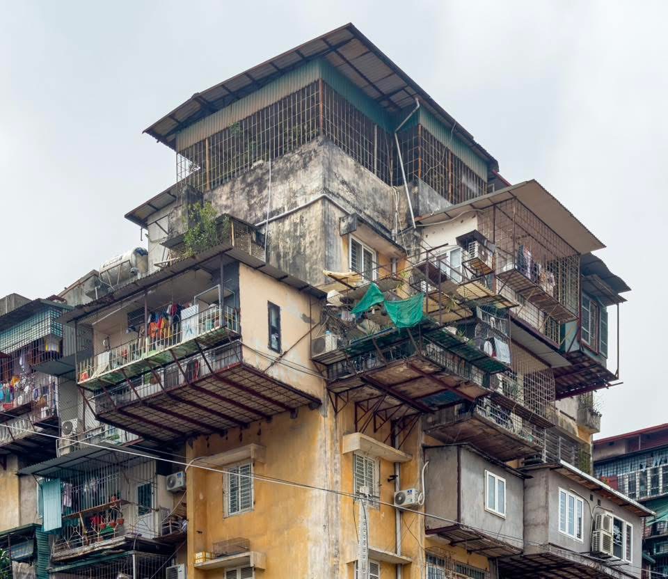 Có thể bạn chưa biết, bức hình dưới đây là một căn tập thể cũ lộ ra sau khi giải tỏa một dãy nhà ở khu vực Đê La Thành - 1