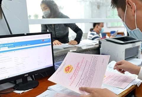 Tôi từng chứng kiến một vụ mất cọc 300 triệu chỉ vì chuyển thêm tiền trước công chứng mua nhà - 1