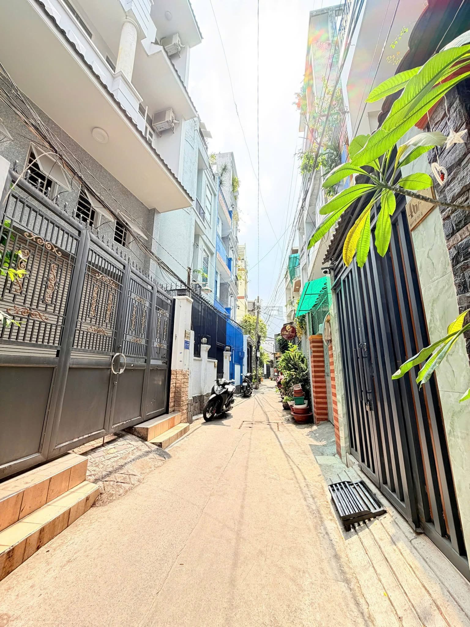 Không biết đến lúc nào, giá nhà sẽ chịu đi chậm lại để chờ người mua? - 1