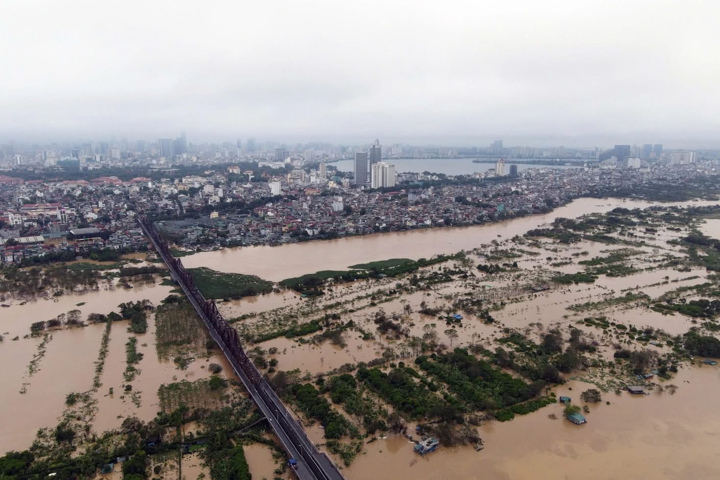 Tuổi trung niên và “combo huỷ diệt”: ly dị, mất việc, nhà dính giải tỏa - 1