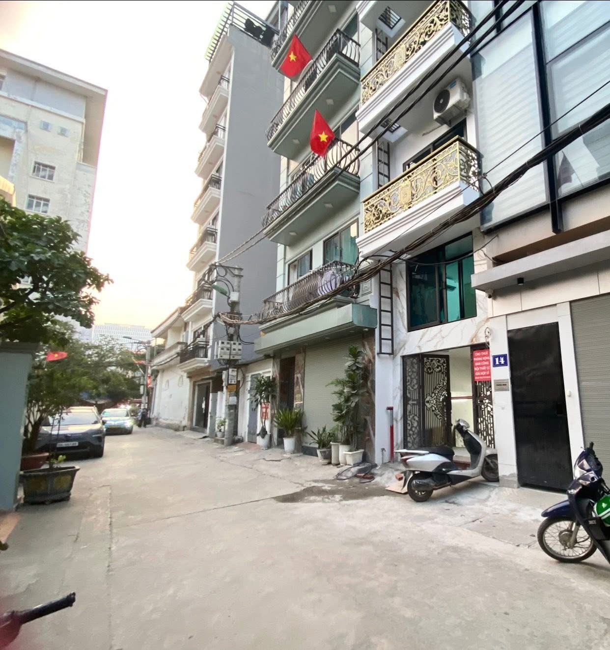 Nguồn cung nhà phố Hà Nội rất khan hiếm, nhiều chủ nhà phố đã "mượn" lý do để tăng giá rao bán - 1