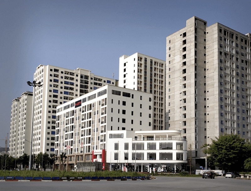 Giá nhà tăng cao khiến người dân ngày càng khó mua nhà, nhiều người đặt câu hỏi: phải có thu nhập bao nhiêu thì mới nên vay mua nhà?  - 1
