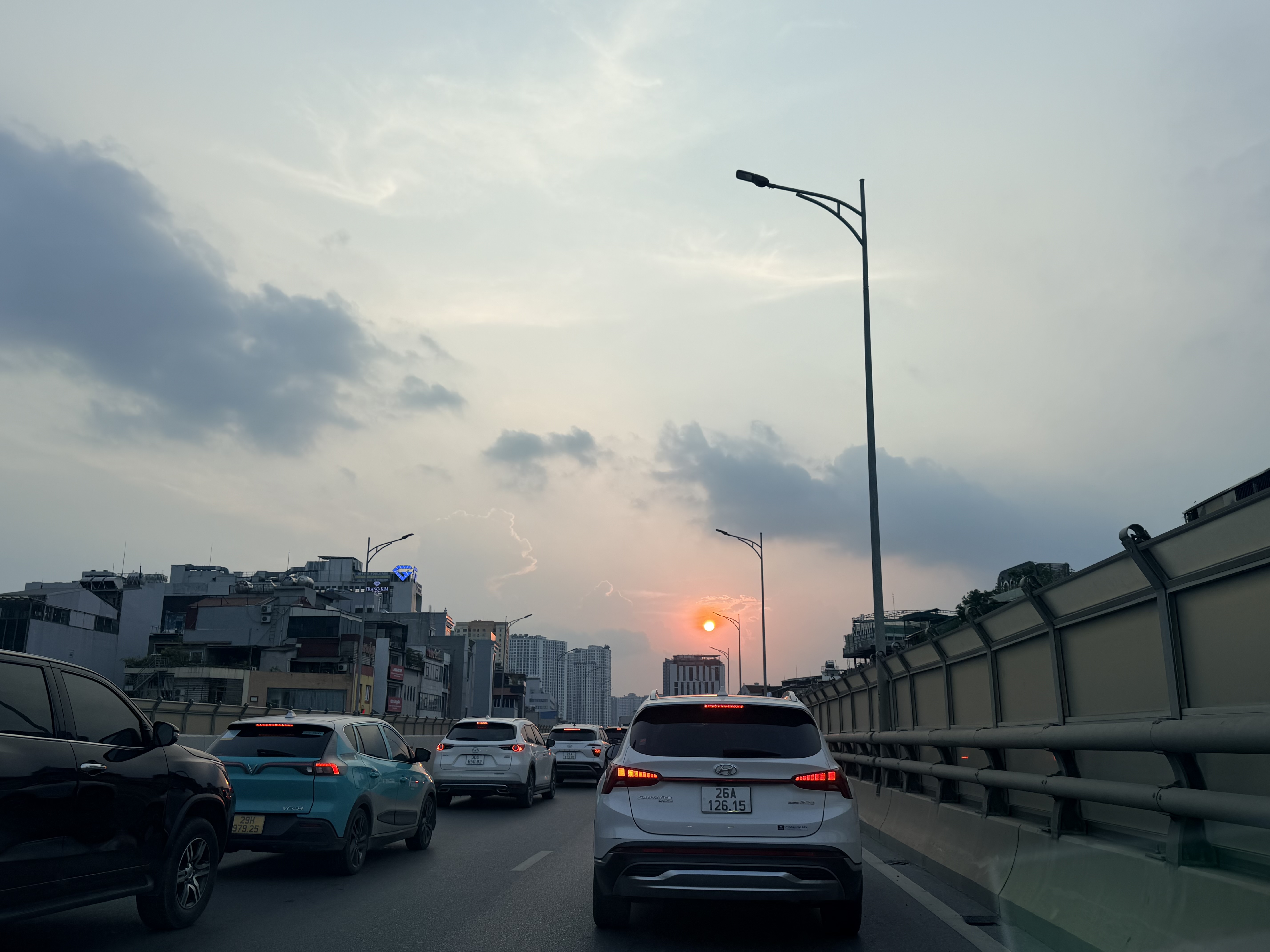 Có những căn nhìn rẻ hơn vài trăm triệu nhưng cái giá phải trả sau vài năm sống ở đó lại rất đắt - 1