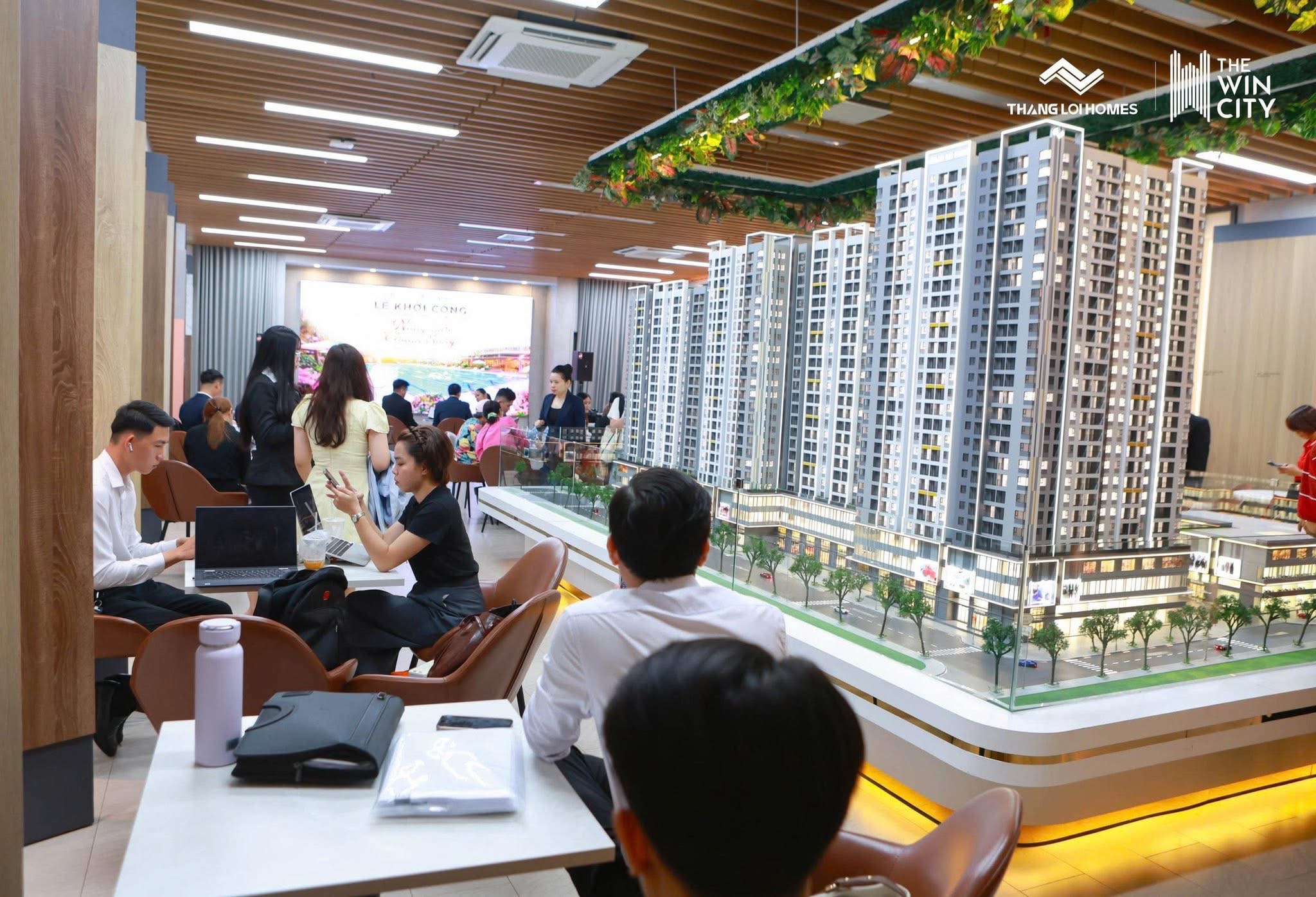 Ra rả tin lãi vay mua nhà chạm mốc 15%: Đầu gối "hội không nhà" có đang khuỵu xuống vì cú sốc tâm lý - 1