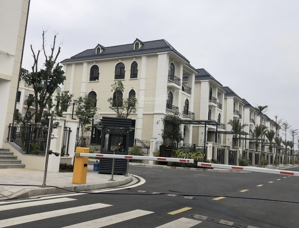 Shophouse triệu đô: Nhà để ngắm, nhưng nỗi buồn thì… để giữ - 1