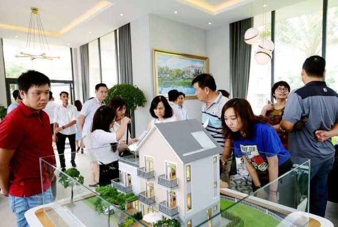 Tiến thoái lưỡng nan của người trẻ Hà Nội: Nhà thương mại thì “quá tầm”, nhà ở xã hội thì “quá sức” lọt! - 1