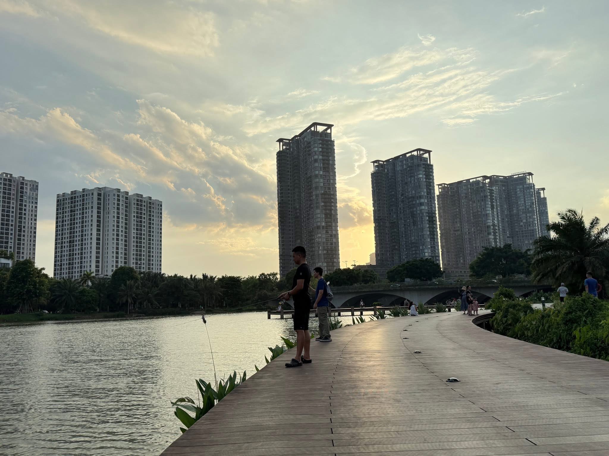 Mua nhà để ở hay mua vì sợ bỏ lỡ: Câu hỏi đắt giá trị giá vài tỷ đồng - 1