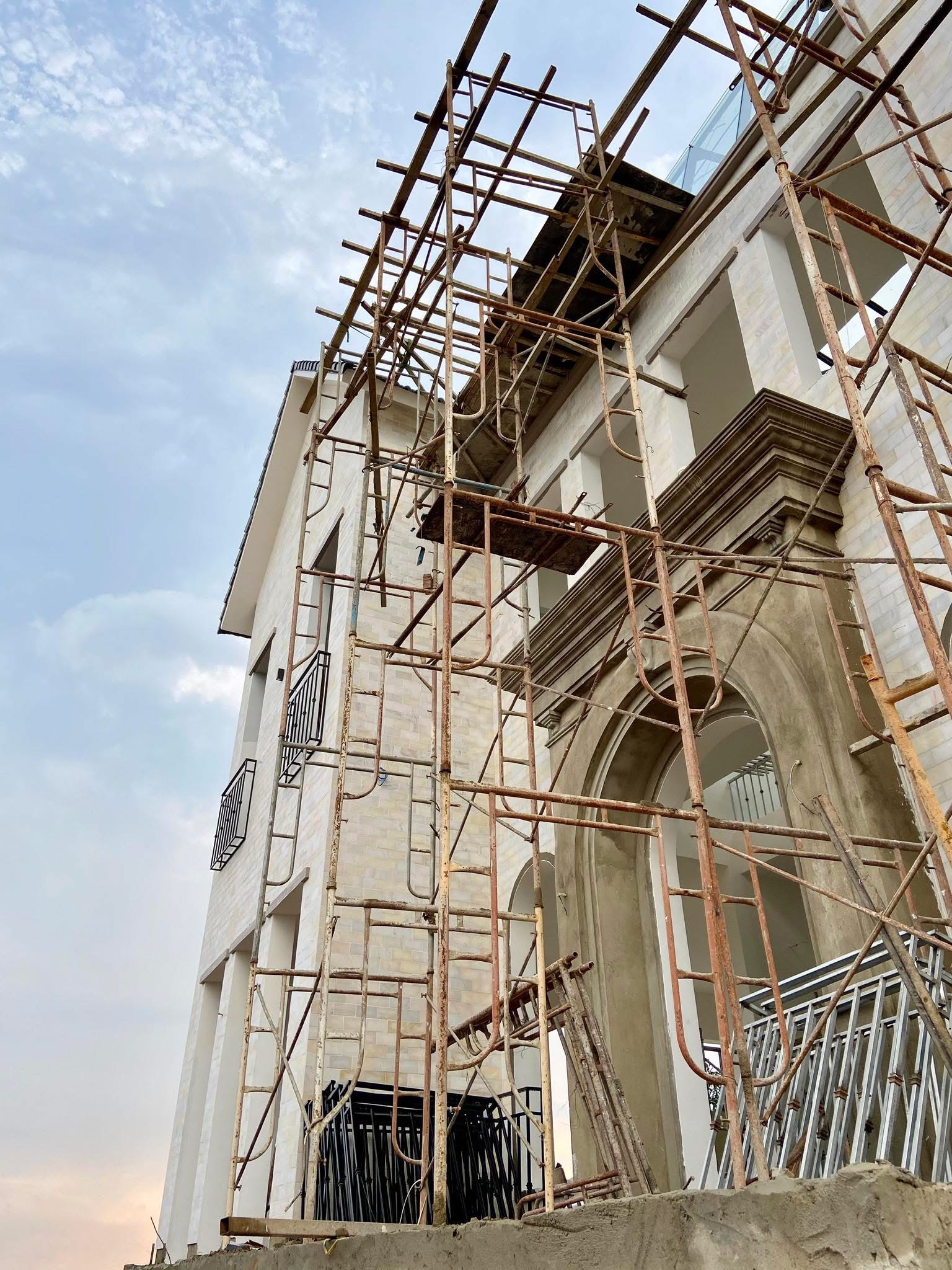 Cải tạo nhà cũ làm villa, khách sạn – Đừng tưởng dễ ăn! - 1