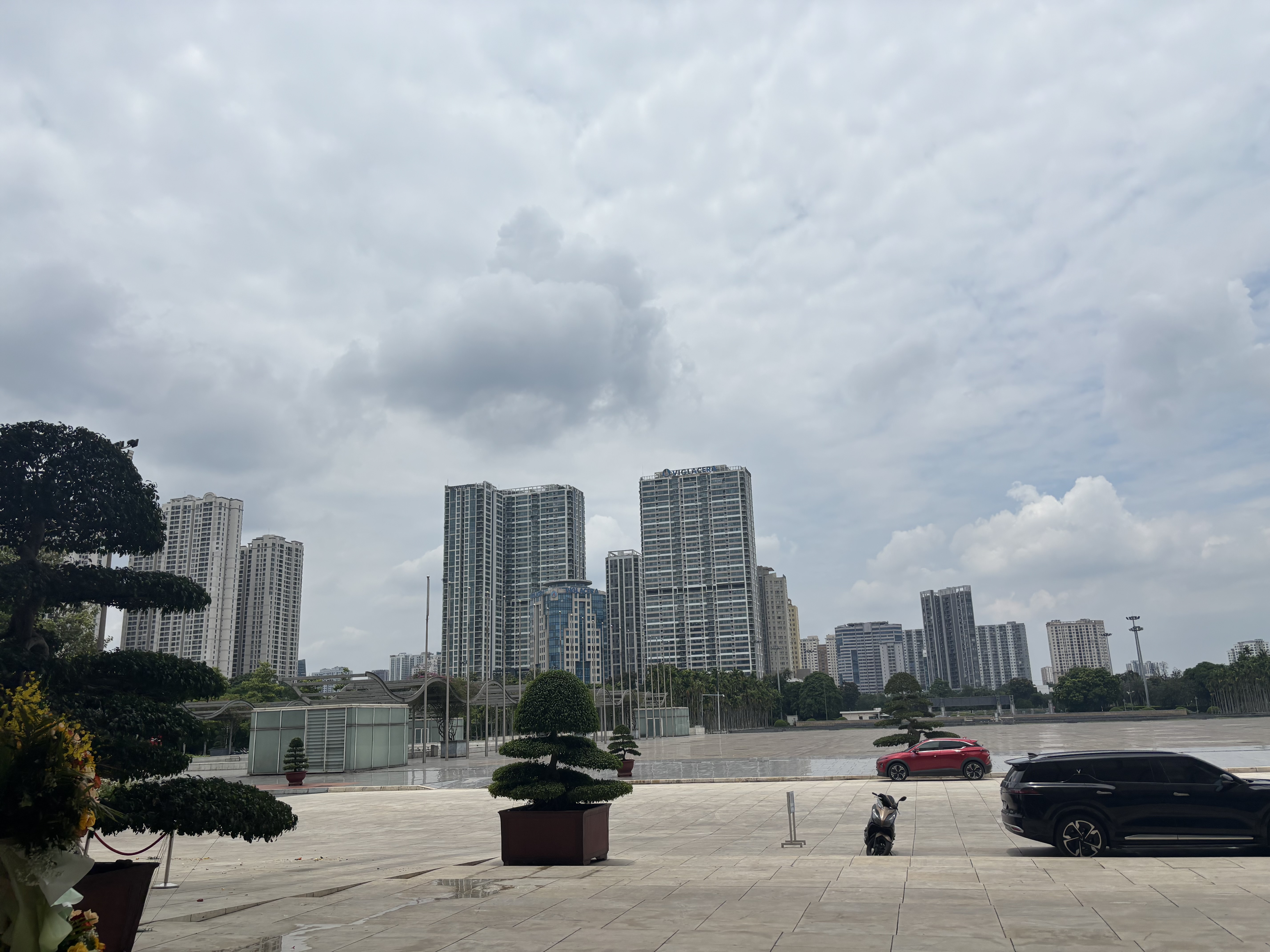 Người Hà Nội mua nhà vẫn đông, nhưng “đầu óc tỉnh táo” hơn xưa! - 1