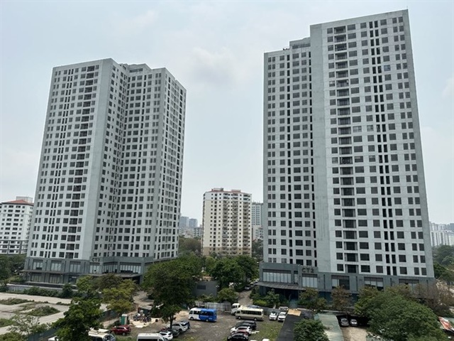 Tại sao nhà đất bỏ hoang khắp nơi nhưng có những người trẻ làm cả đời lại không mua được nhà? - 1