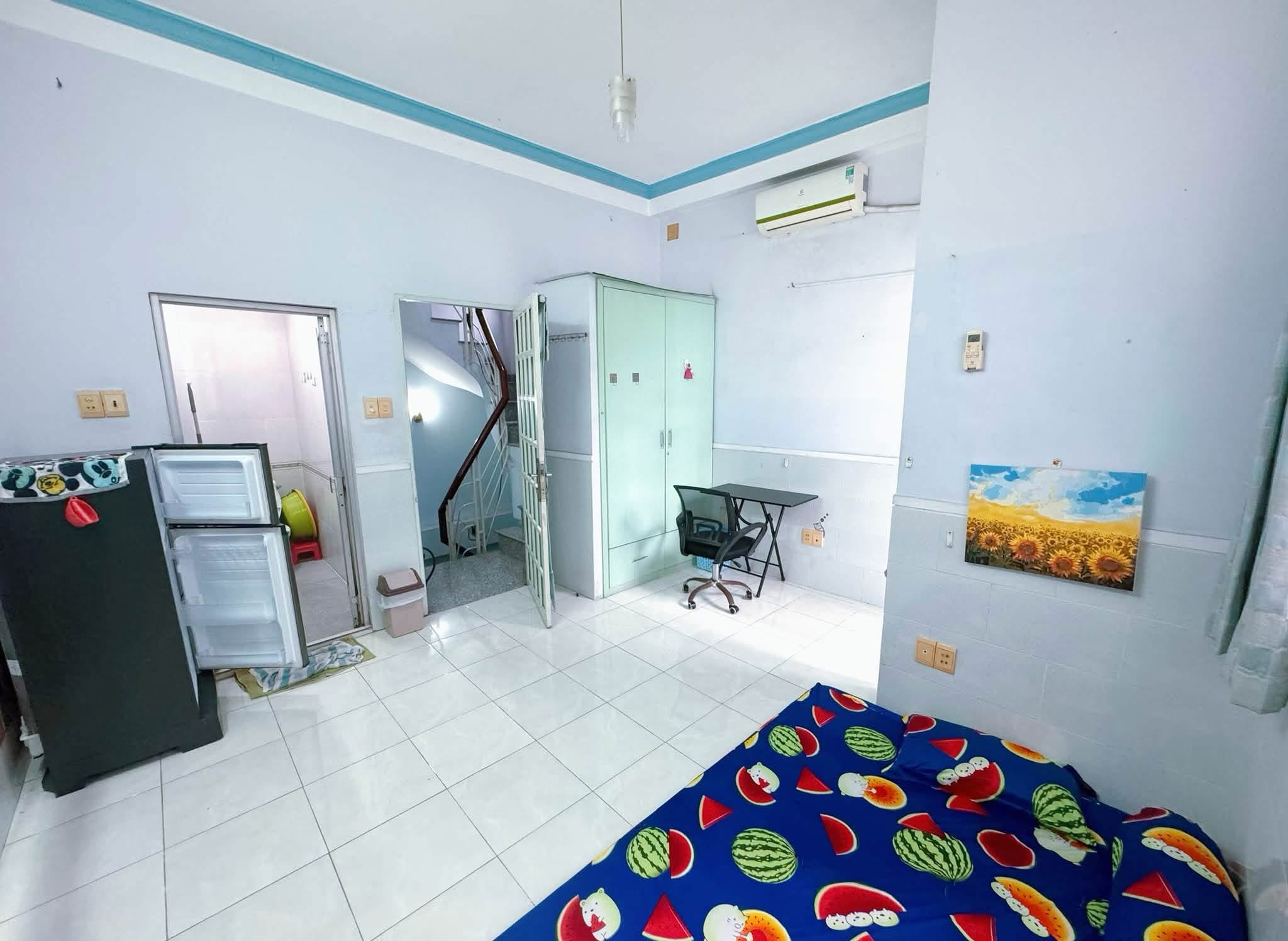 Nhà trọ tư nhân đang gánh chỗ ở cho hơn 1,6 triệu lao động TP.HCM - 1