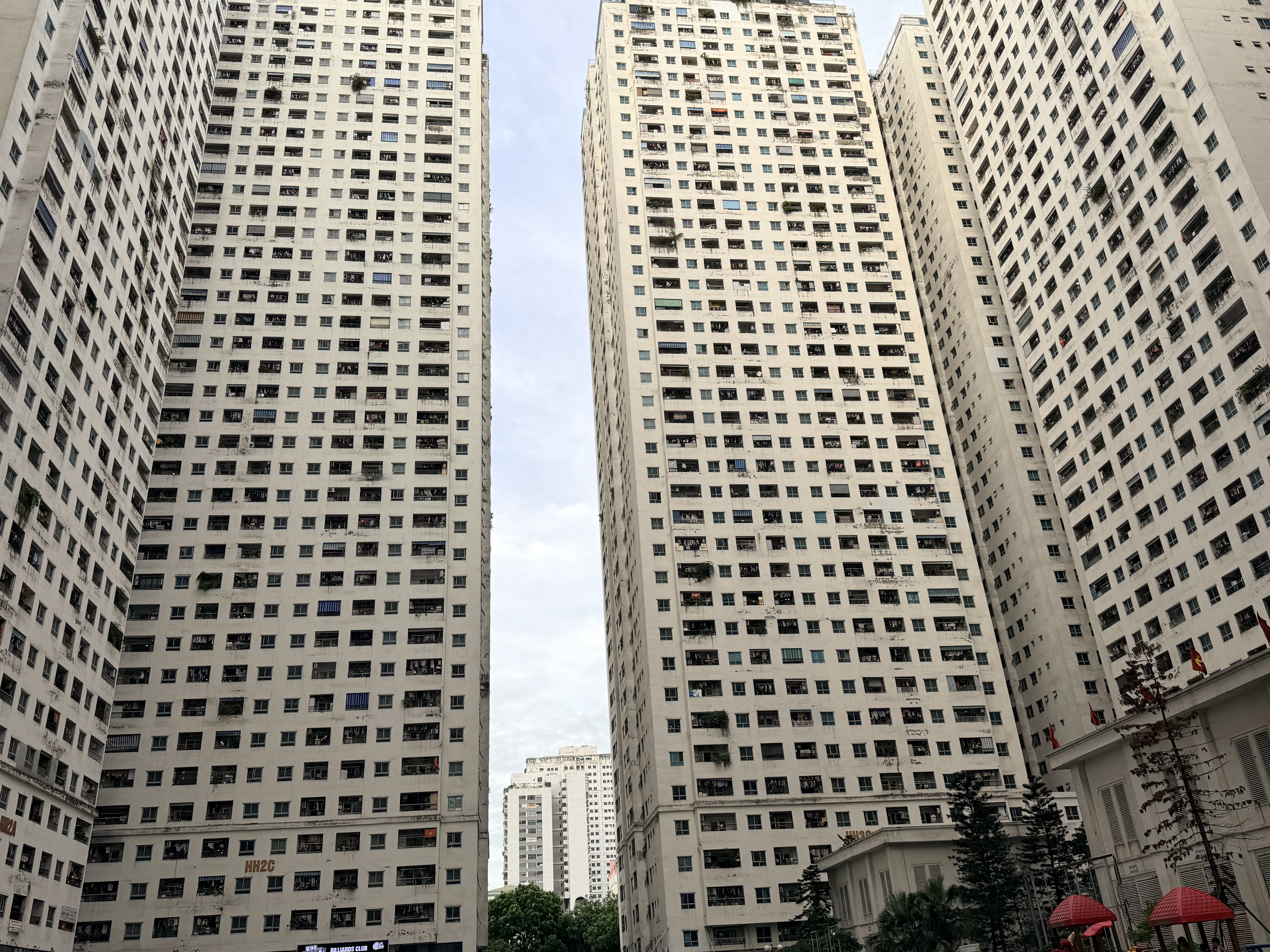 Muốn tăng giá nhà: Xin lỗi vì bên dưới "thượng đế" không còn thắt lưng để cầm cự - 1