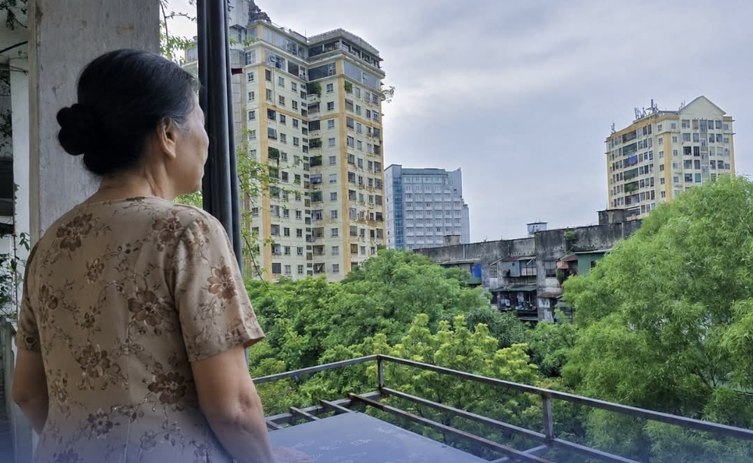 Pha tâm linh "cơ học" đỉnh cao của mẹ chồng làm cho câu chuyện mua nhà vốn dĩ căng thẳng lại biến thành một câu chuyện khá buồn cười 😂 - 1