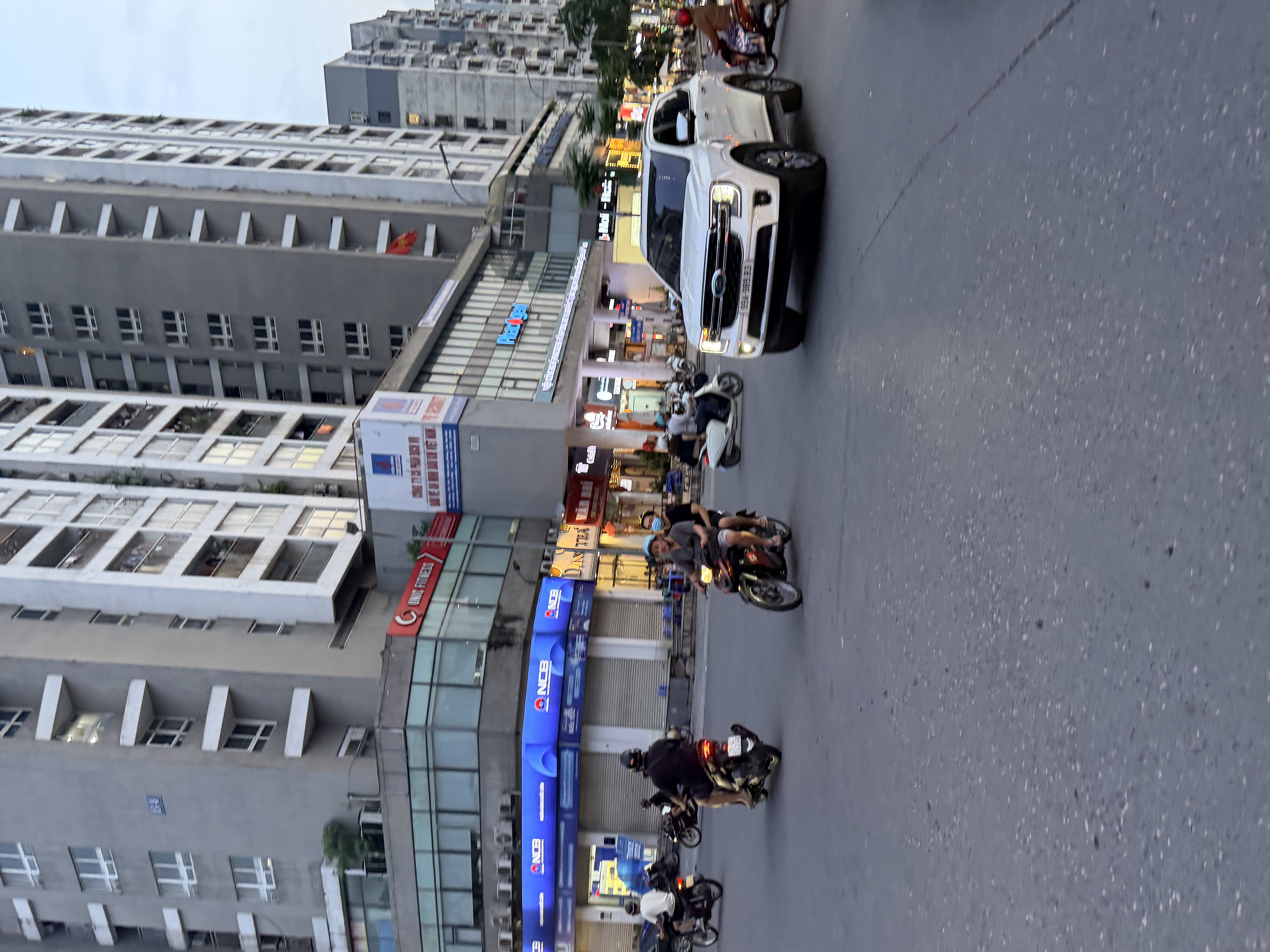 Vay mua nhà lãi cao như bây giờ trả 20 năm xong là bạn tặng luôn cho ngân hàng gần 2 căn nhà nữa - 1