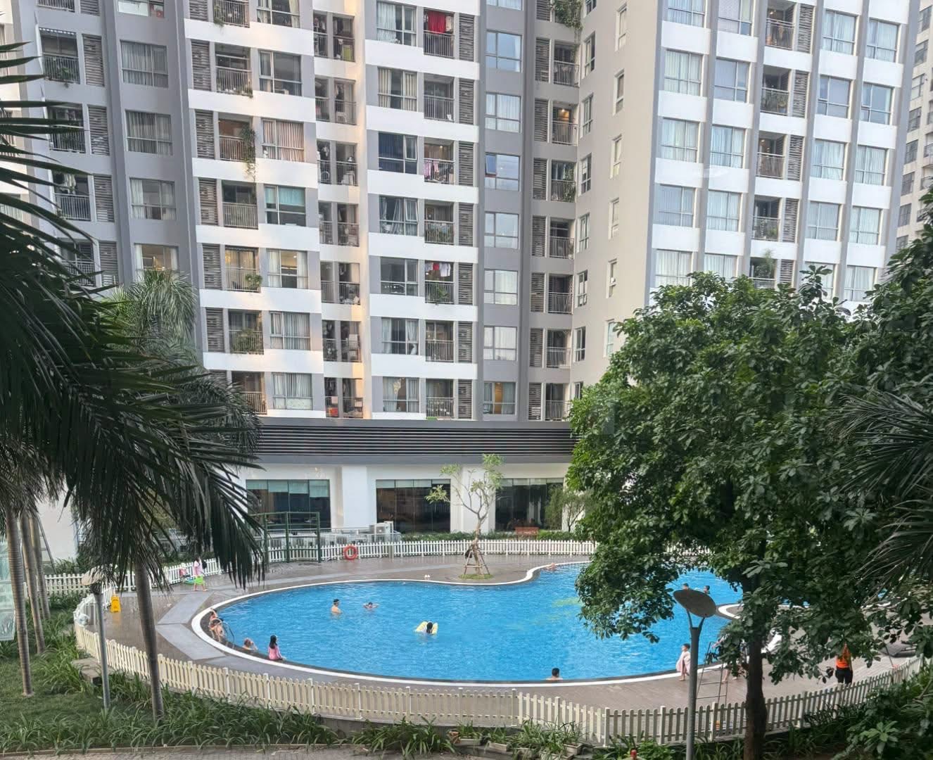 Có những người mua bất động sản càng nhiều thì ngân hàng lại càng cho họ vay nhiều hơn - 1