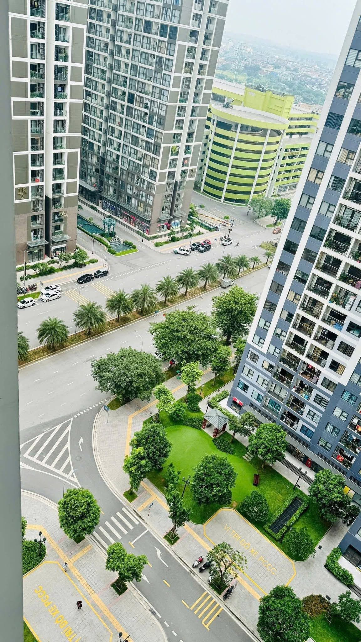 Các bác đi xem chung cư nhớ soi kỹ cả vị trí phòng rác nhé, đừng nhìn mỗi view, hướng với nội thất 😂 - 1