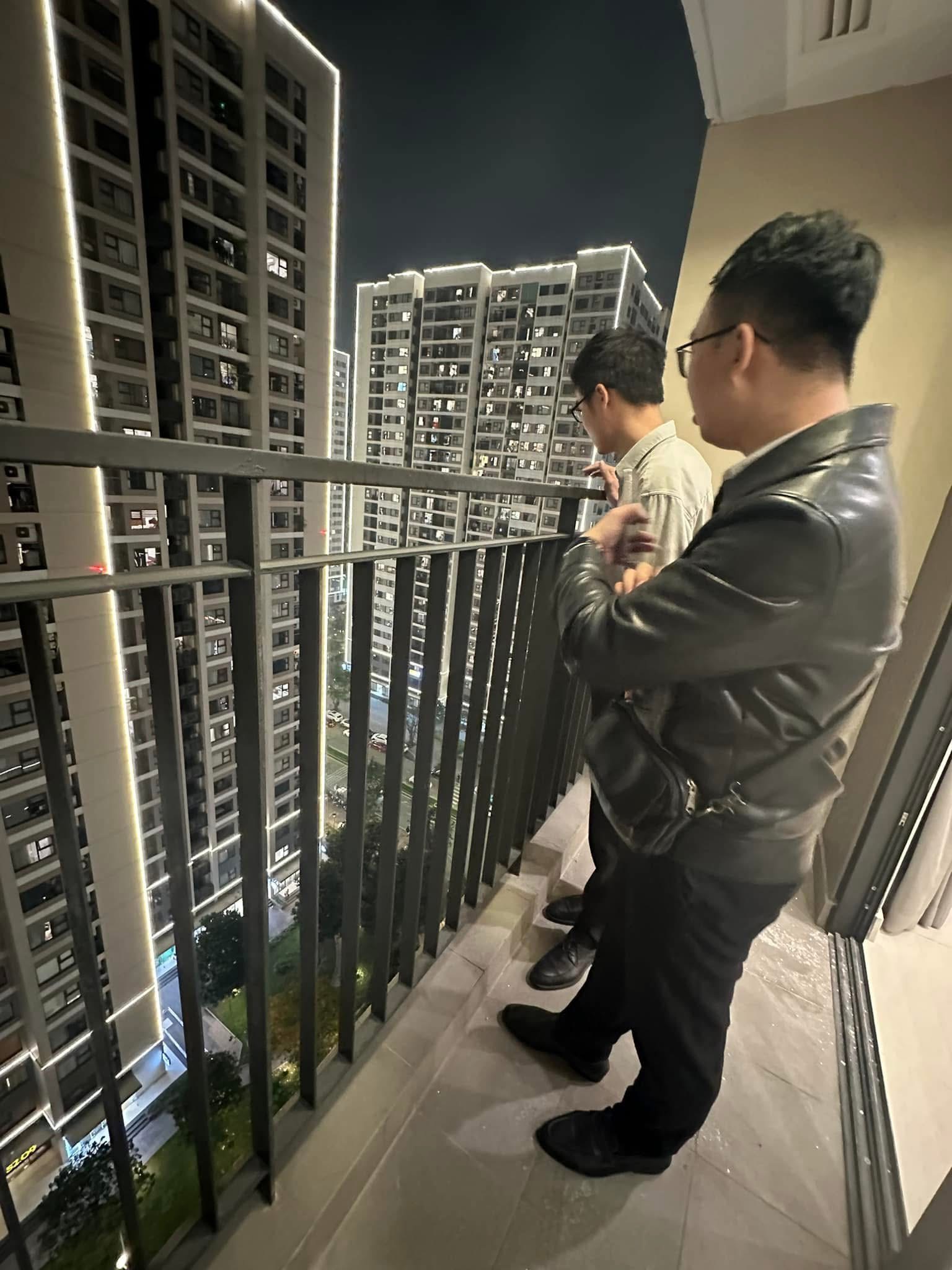 Có vô lý không khi nói người trẻ phải tăng thu nhập để chạy theo giá nhà phi mã như hiện nay? - 1