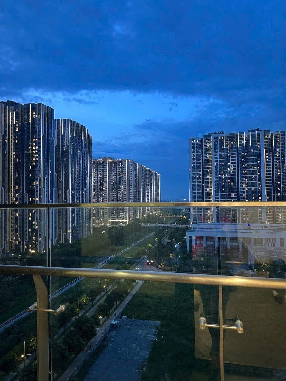 Ở chung cư mới thấy, nhiều khi hàng xóm chỉ cần để ý nhau một chút là đỡ bao nhiêu chuyện 🥲 - 1