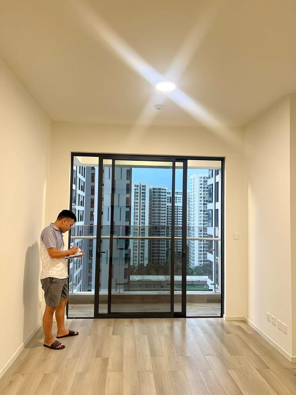 Kẻ đi xem nhà chuyên nghiệp, người có 100 câu chuyện nhưng chẳng có cái nhà nào - 1