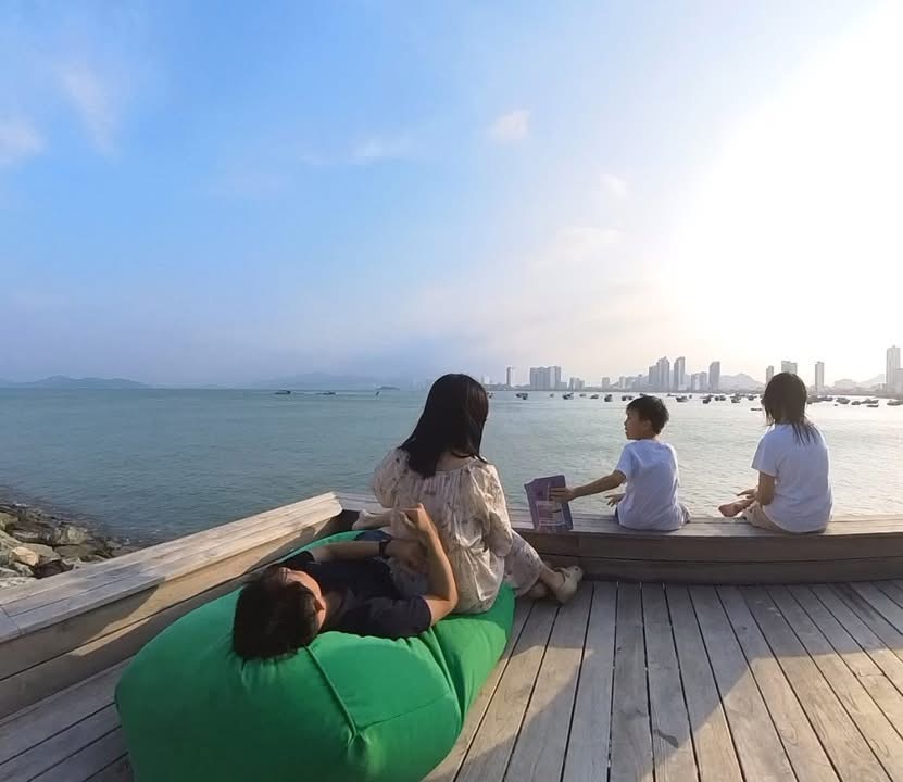 Bỏ phố về biển: Bạn cần bao nhiêu tiền và lòng dũng cảm để bắt đầu cuộc sống mới? - 1