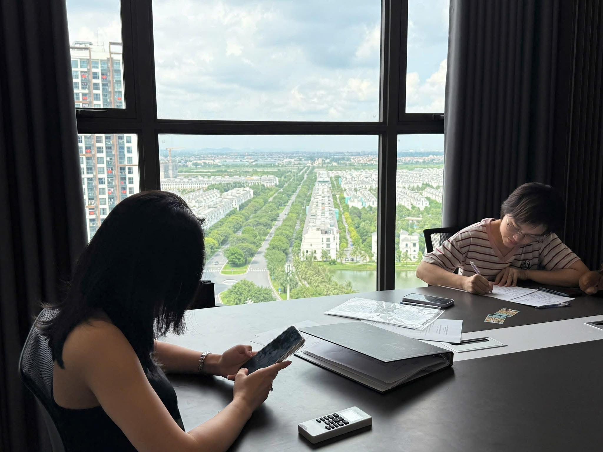 Khi bất động sản cao cấp là sân chơi dành cho người có tiền và có gan, thì 1 bộ phân không nhỏ cần tìm hướng đi cho chính mình - 1