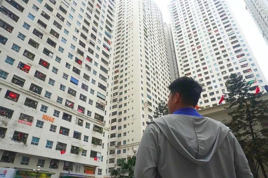 Chung cư Hà Nội: Giá trên trời liệu có còn đáng đầu tư? - 1