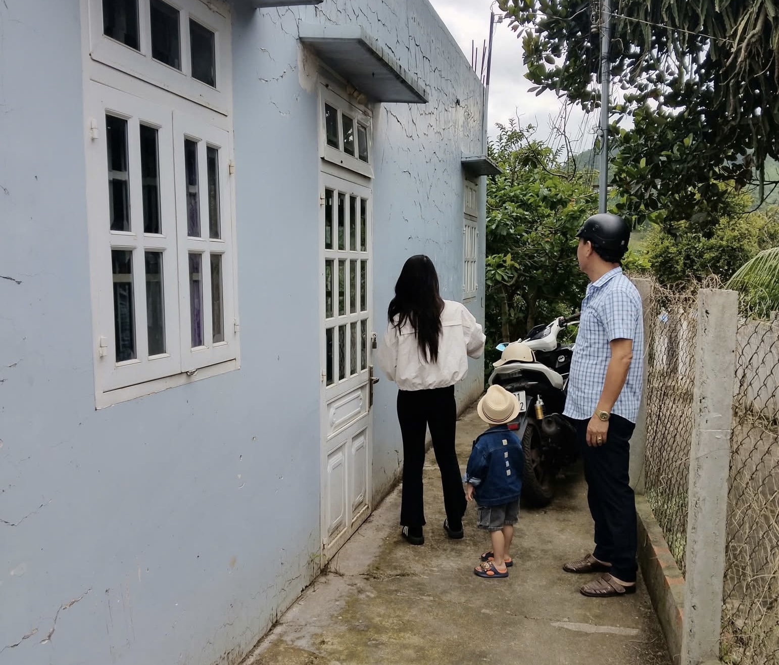 Các cụ bảo rồi mà, trong thị trường bất động sản Việt Nam, nhà rẻ không tự nhiên sinh ra, nó chỉ chuyển từ tay người biết quá nhiều sang người chưa biết gì - 1