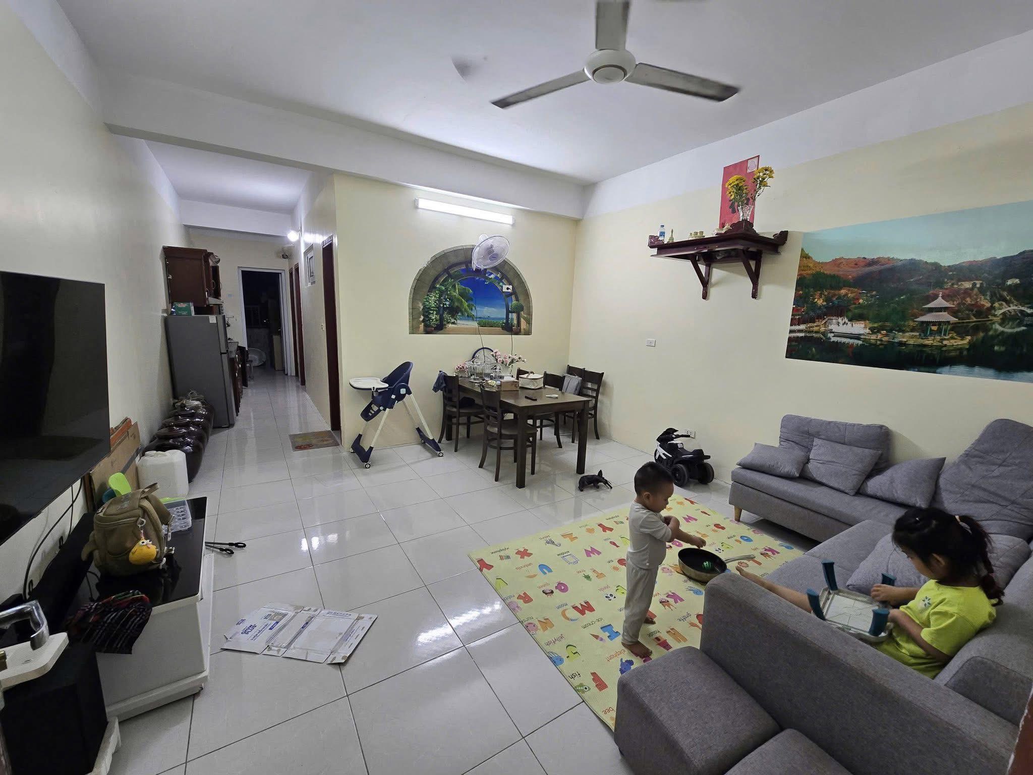 Ở trong nhà vợ mua, lái xe vợ trả, ăn cơm vợ nấu… mà đến lúc chia nhà lại xếp vợ ngồi ngoài danh sách - 1