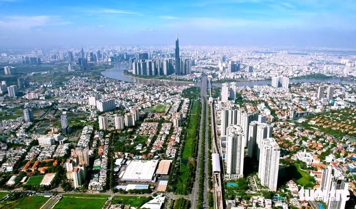 Hà Nội hôm nay: Căn hộ giờ có giá hàng tỷ đồng/m2, thiếu nguồn cung hay do… phồng giá? - 1