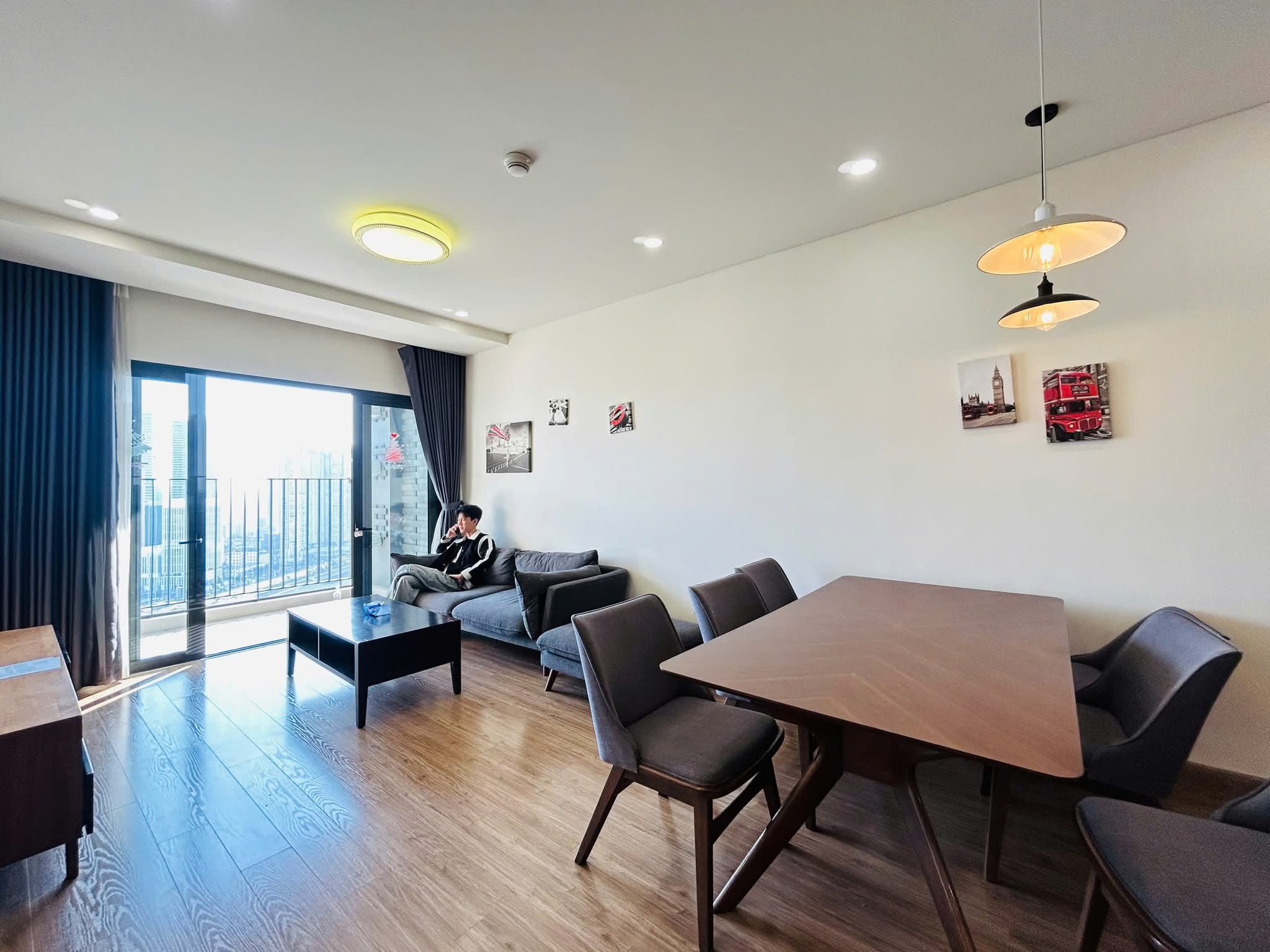 Lướt sóng chung cư: người đã lên bờ, người đang tập bơi bằng… tiền thật - 1