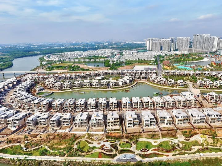 Biệt thự trăm tỷ ở TP.HCM: Món hời của giới siêu giàu hay trò đùa của thị trường?  - 1