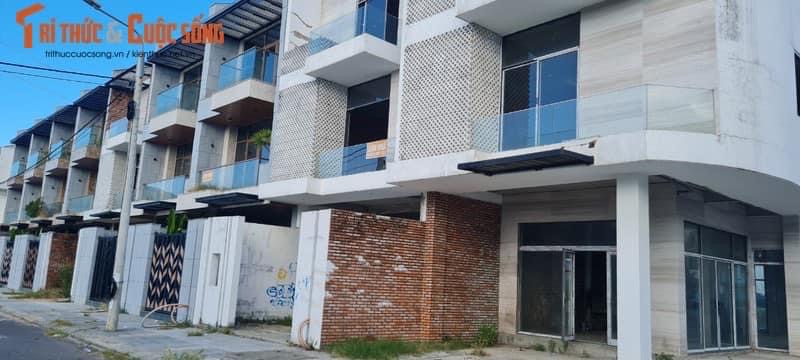 Đà Nẵng: “siêu phẩm" Marina Complex với chuỗi shophouse 2 mặt tiền đầu tiên giờ hoang tàn đến khó tin.... - 2