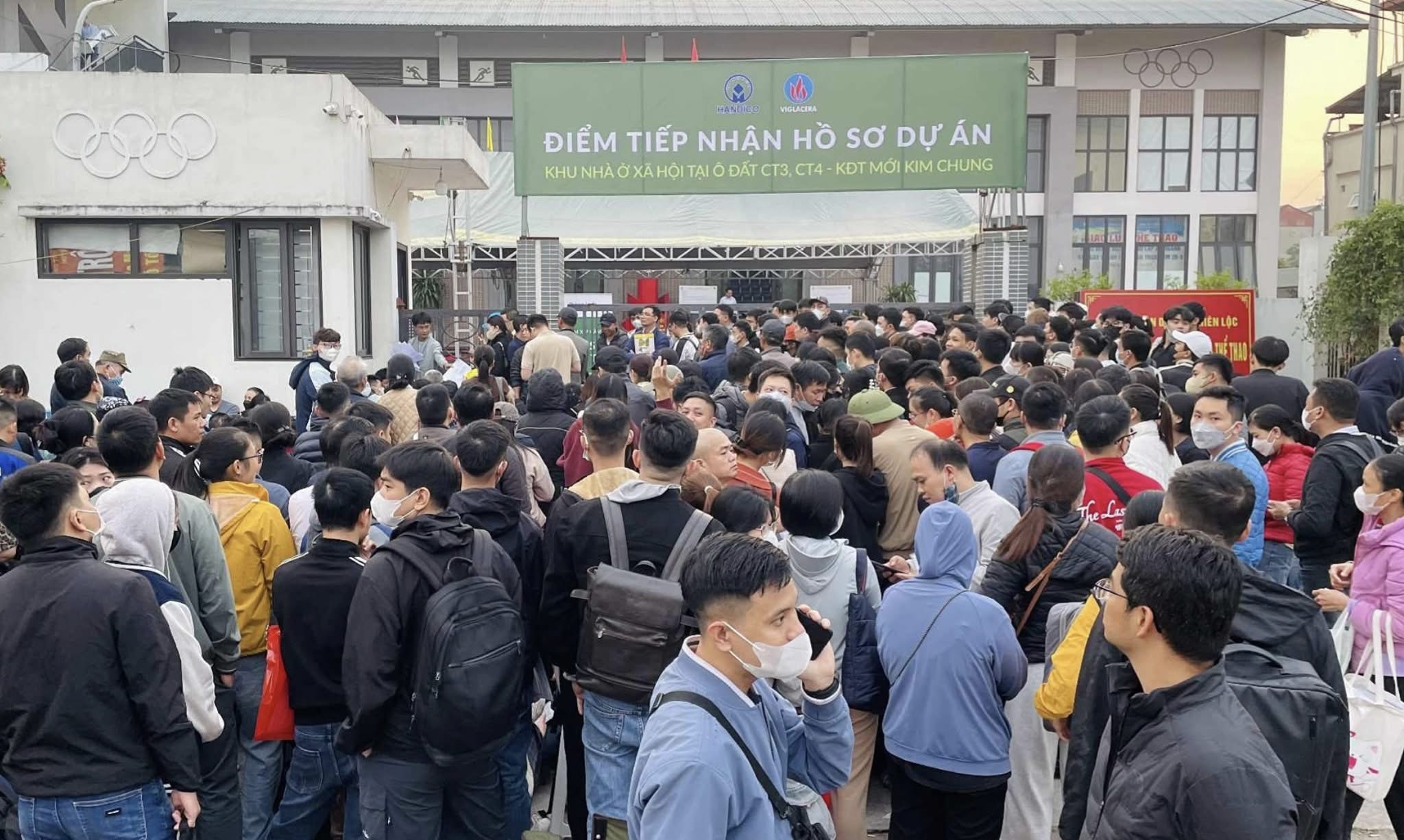 Bạn tôi cần mua nhà ở xã hội.  - 1