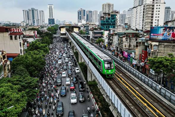 Ô mai gót, tin được không? Người ta đã tính đến xây 100.000 căn nhà ở xã hội giá từ 1 tỷ trên nóc tàu điện rồi đây này  - 1