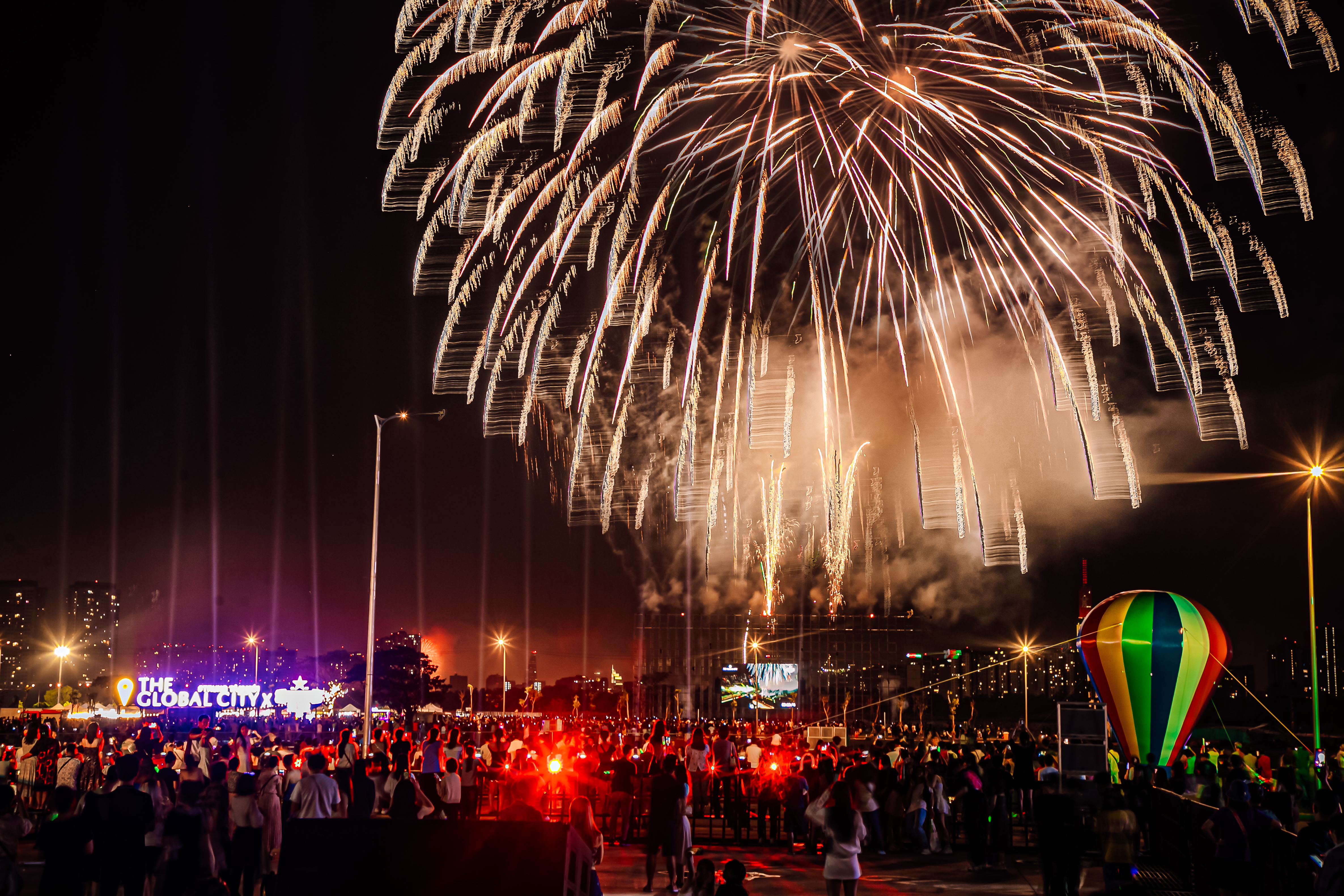 Với quy m&ocirc; ho&agrave;nh tr&aacute;ng c&ugrave;ng những hoạt động đặc sắc, &ldquo;Luxury Countdown Party&rdquo; tổ chức tại The Global City dự kiến trở th&agrave;nh sự kiện được tr&ocirc;ng đợi h&agrave;ng năm
