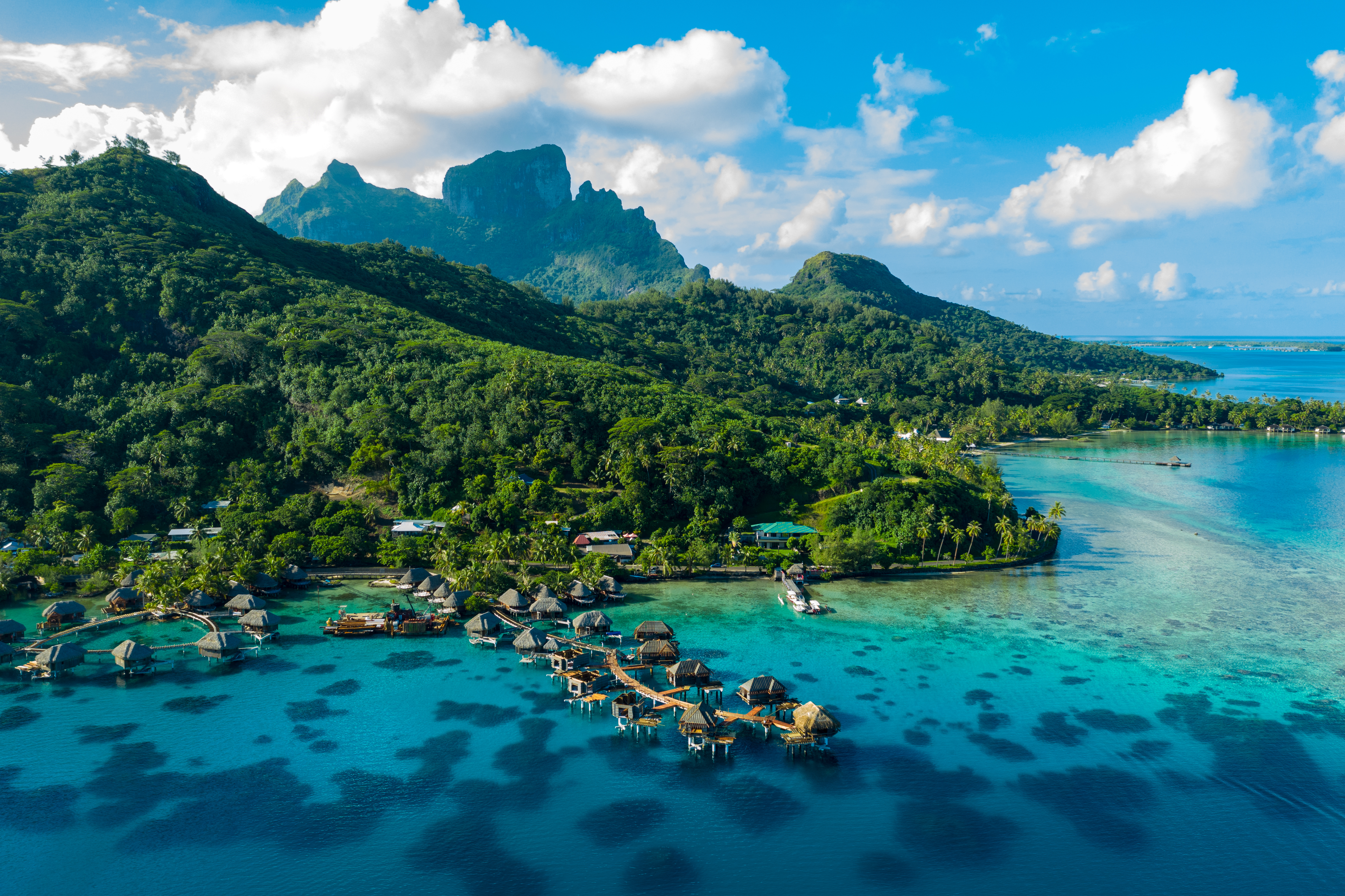 Bora Bora l&agrave; nơi hội tụ của những thương hiệu kh&aacute;ch sạn, resort sang trọng bậc nhất