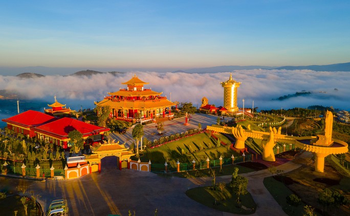 Kinh doanh “dị” như bà Thu Phương: Một tay khoa học (VPMilk), một tay tâm linh (Samten Hills Dalat) - 1