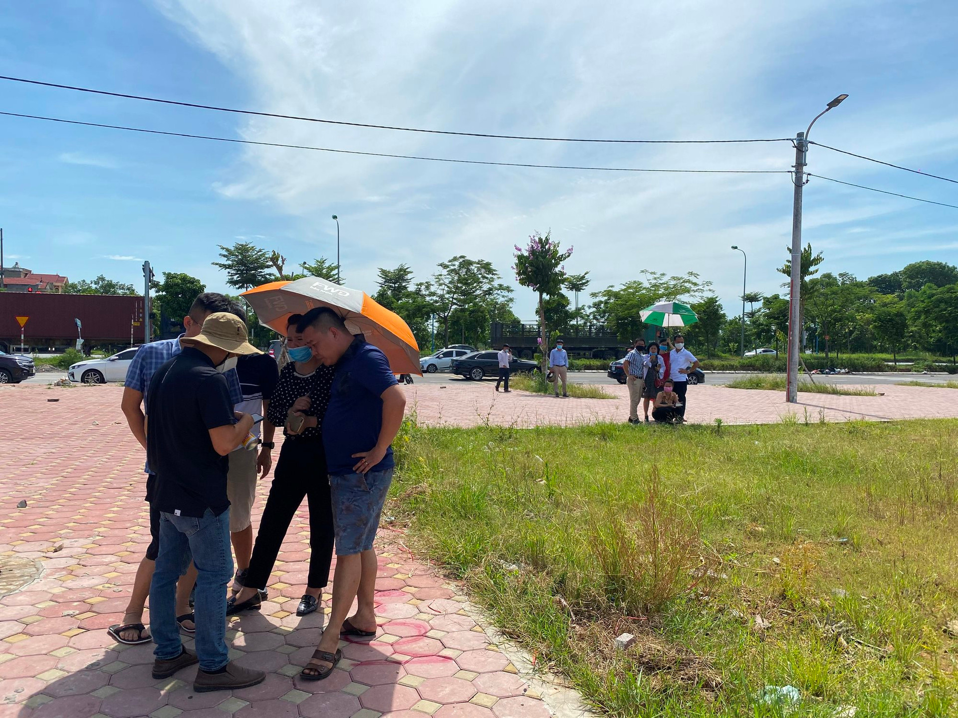 “Giá đất tăng gấp 2 - 3 lần nhưng mới chỉ giảm 30% nên người mua chưa xuống tiền” - 1