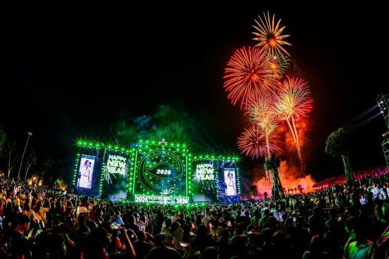 Chào năm mới giữa xanh tươi tại đại nhạc hội Countdown 2026 khắp ba miền của Ecopark - Ảnh 11