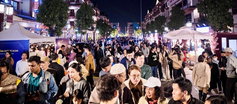 Ocean City c&ugrave;ng Lễ hội &Aacute;nh s&aacute;ng phương Đ&ocirc;ng trở th&agrave;nh điểm du Xu&acirc;n mới của h&agrave;ng ng&agrave;n du kh&aacute;ch trong ng&agrave;y đầu năm.