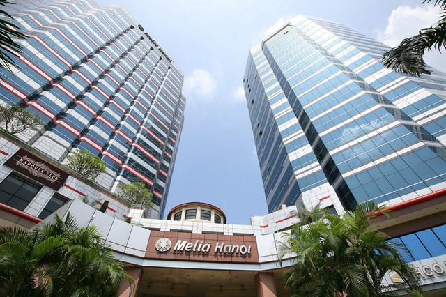 Khách sạn Melia Hanoi (trên đường Lý Thường Kiệt, quận Hoàn Kiếm, Hà Nội) có vị trí đắc địa nằm ngay giữa trung tâm thành phố.
