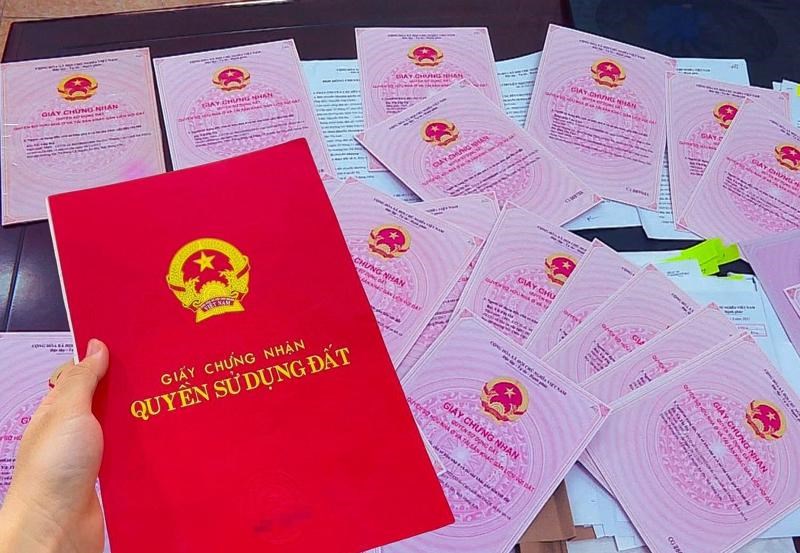 Công an phát cảnh báo khẩn về chiêu lừa làm “sổ đỏ”, mọi người cần đặc biệt cảnh giác - Ảnh 1