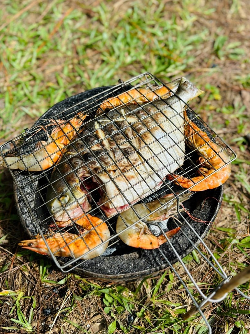 Những bữa ăn "d&atilde; chiến" của gia đ&igrave;nh tr&ecirc;n h&agrave;nh tr&igrave;nh du lịch