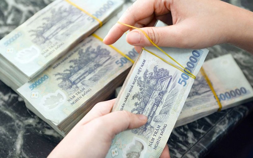 Cuộc đua lãi suất tiết kiệm cực "cháy": Chạm 10%, ngân hàng nào cũng muốn hút tiền của bạn - Liệu đã đến lúc nghĩ đến chuyện mua nhà? - Ảnh 1